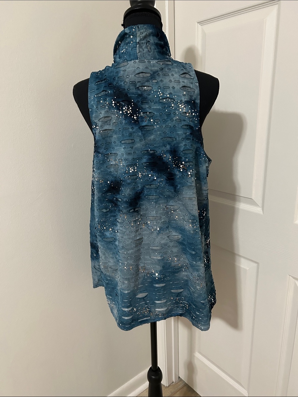 new directions Blue Tie-Dye Open Front Asymmetrical Vest with Sparkle - Picture 4 of 5